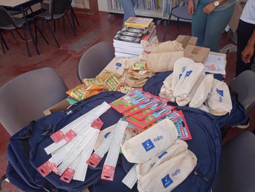 Envoi de matériels scolaires et aides humanitaires